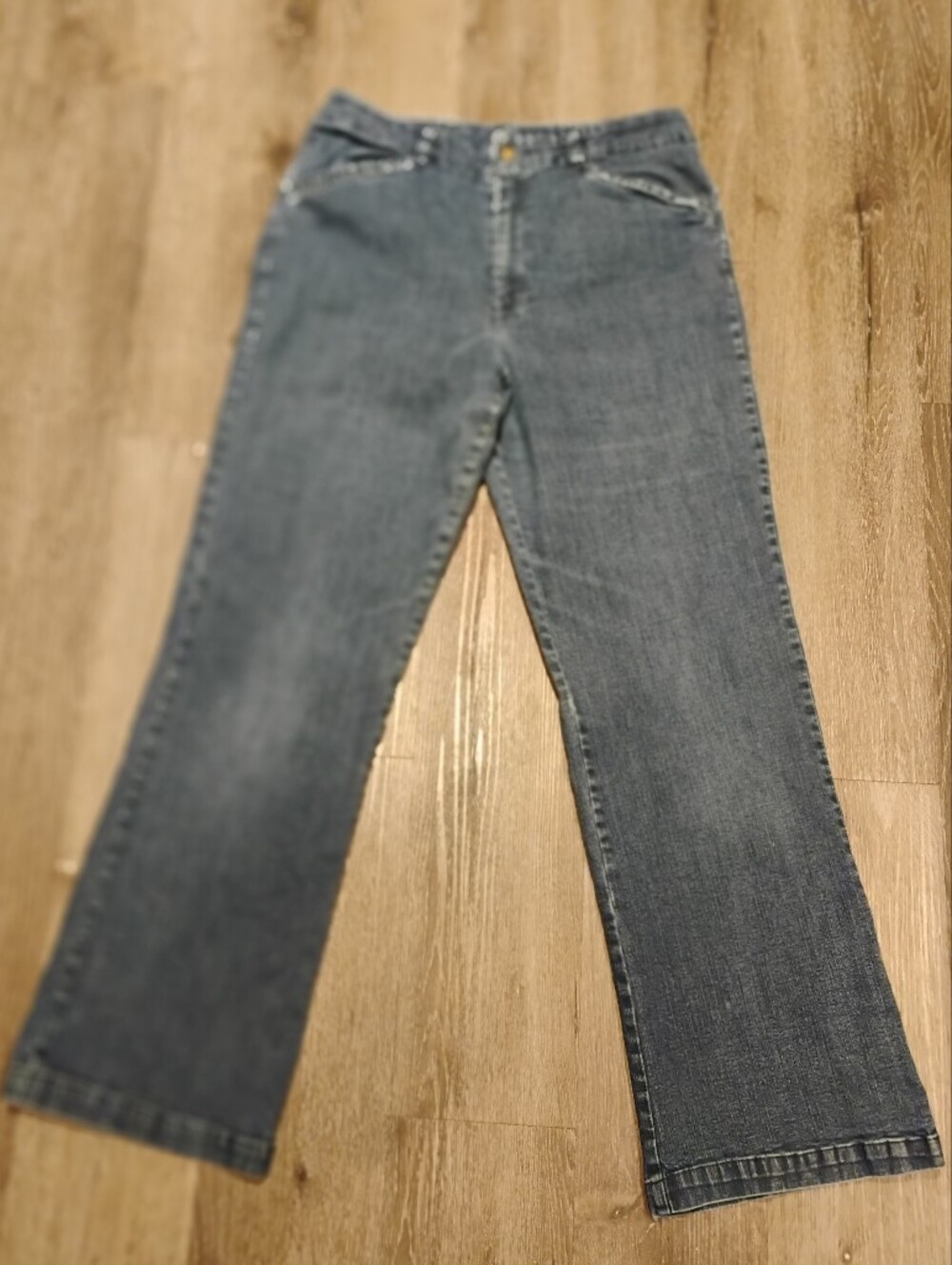 White Stag Straight-Leg With A Little Bit Of Flair Women's Trending Jean Size 10